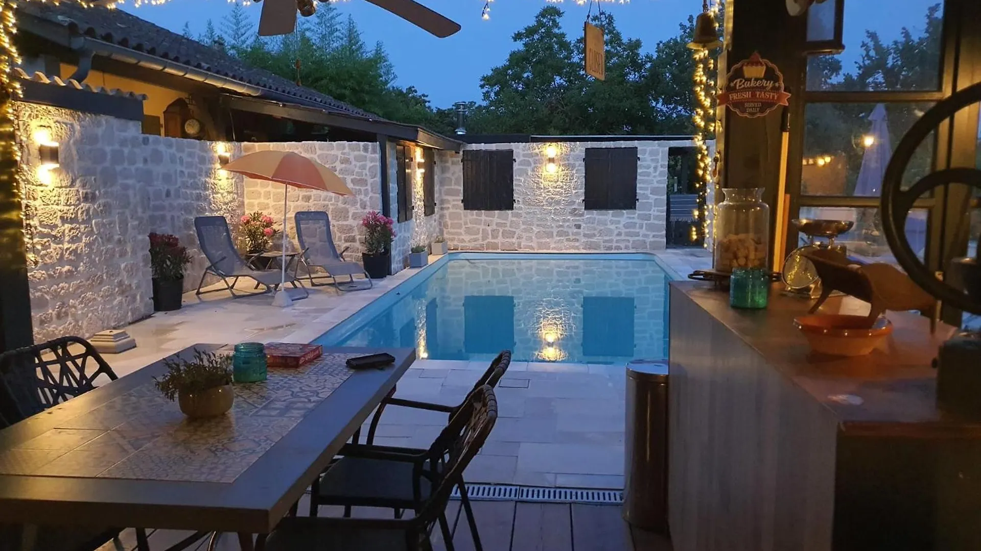 Chalet Holidayhomepoujol Mobile Gite Montfermier